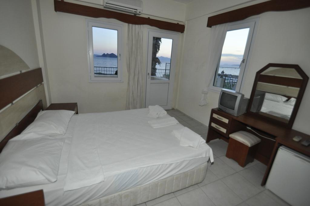 Ado Beach Hotel تورغوتْريس المظهر الخارجي الصورة