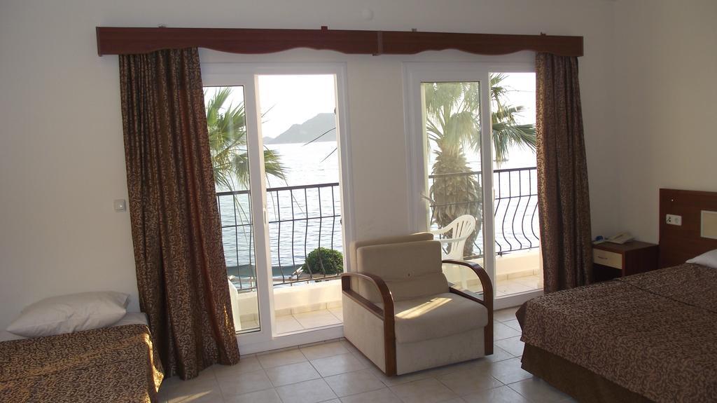 Ado Beach Hotel تورغوتْريس الغرفة الصورة